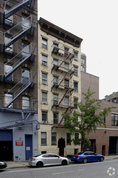445 W 36th St, New York, NY à vendre - Photo de l’immeuble – Image 3 sur 14