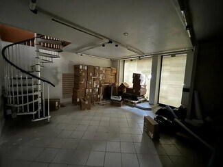 Plus de détails pour 149 Rue Victor Hugo, Villefranche-sur-Saône - Local commercial à louer