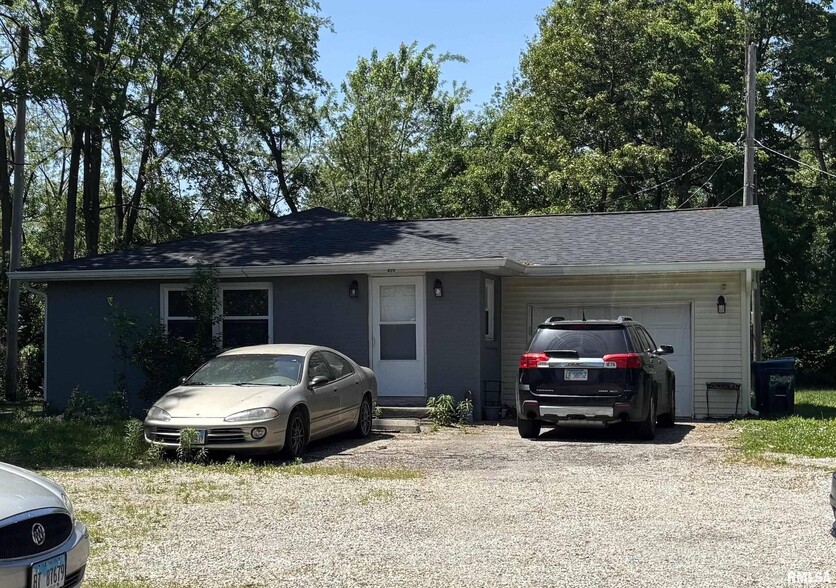 809 N Bruns Ln, Springfield, IL à vendre - Photo principale – Image 1 sur 1