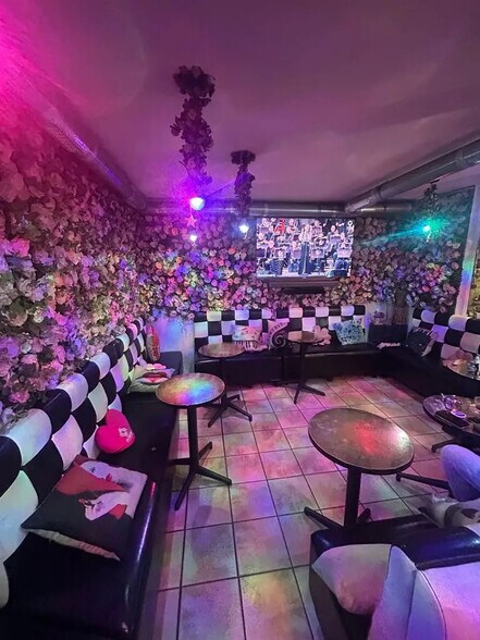 Local commercial dans Paris à louer - Photo intérieure – Image 2 sur 3