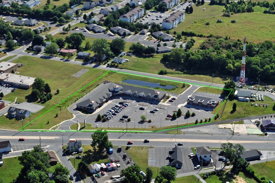 200-220 S Dupont Blvd, Smyrna, DE à louer - Photo de l’immeuble – Image 2 sur 2