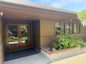 2150 Garden Rd, Monterey, CA à louer Photo de l’immeuble– Image 2 sur 11