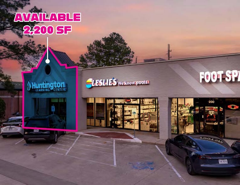 2714 W Lake Houston Pky, Kingwood, TX à louer - Photo de l’immeuble – Image 2 sur 5