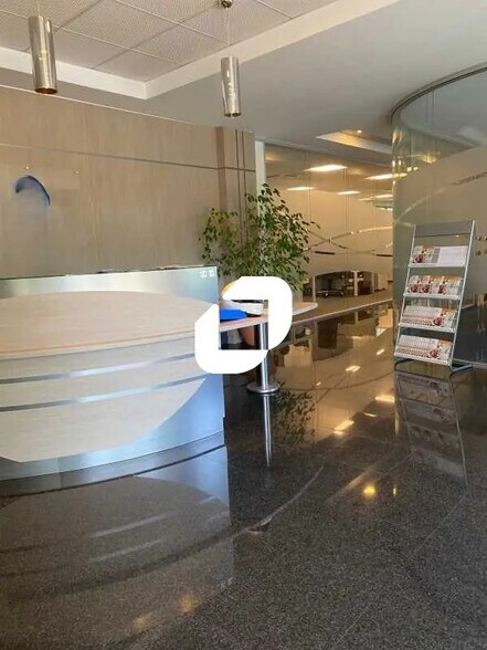 Bureau dans Villeneuve-la-Garenne à louer - Photo de l’immeuble – Image 3 sur 23