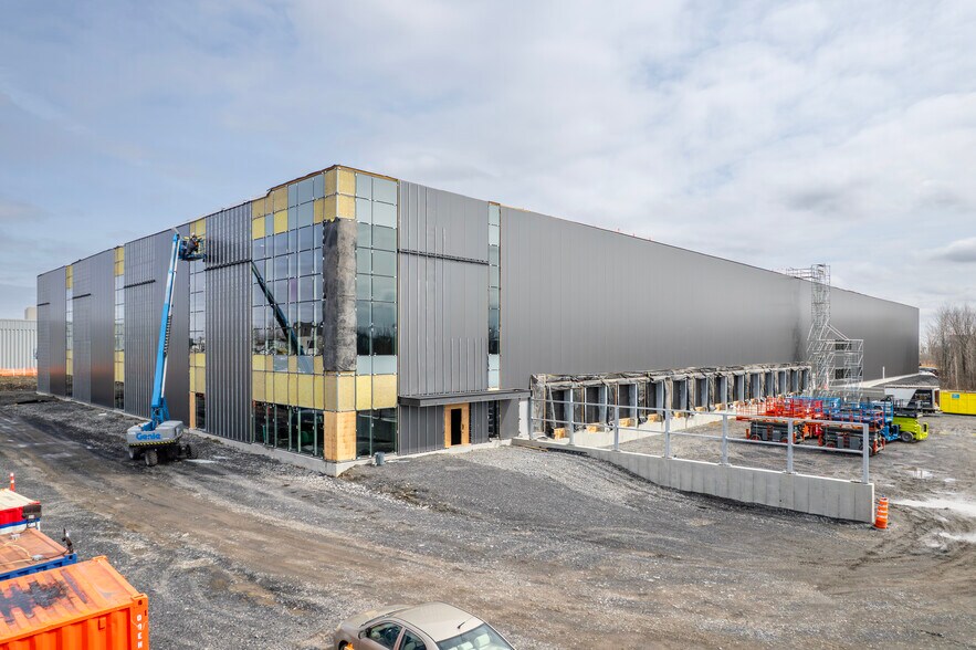 350 Rue Hans-Zimmerman, Châteauguay, QC à louer - Photo de la construction – Image 3 sur 6