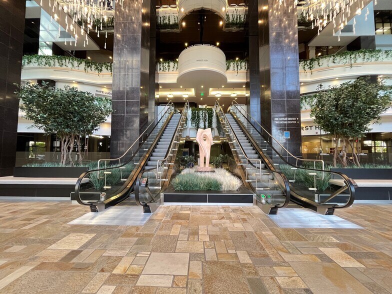 9130 S Dadeland Blvd, Miami, FL à louer - Photo de l’immeuble – Image 3 sur 23