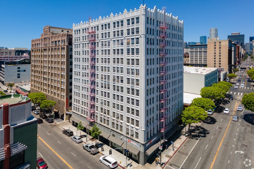 122 E 7th St, Los Angeles, CA à louer - Photo de l’immeuble – Image 3 sur 22