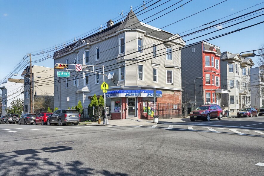 661 S 18th St, Newark, NJ à vendre - Photo principale – Image 1 sur 45