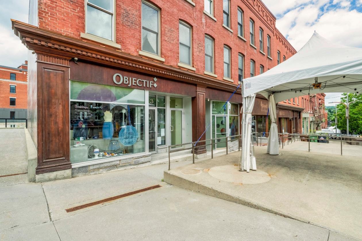 143 Rue Frontenac, Sherbrooke, QC à louer Photo principale– Image 1 sur 3