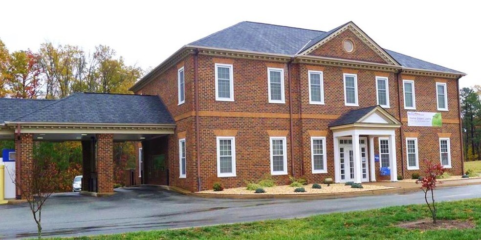 18121 Patriot Hwy, Ruther Glen, VA à louer - Photo de l’immeuble – Image 2 sur 10