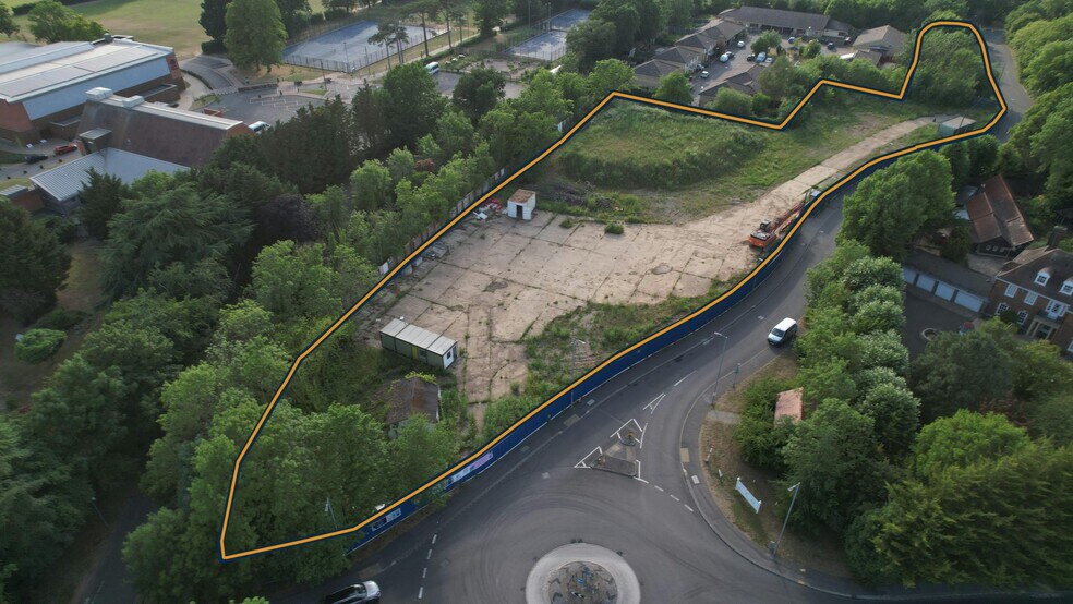 Grange Farm Ln, Chigwell à louer - Aérien – Image 2 sur 10