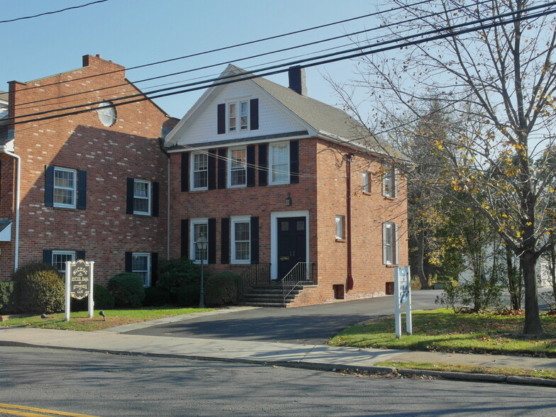 137-139 Lafayette Ave, Suffern, NY à louer - Photo de l’immeuble – Image 2 sur 12