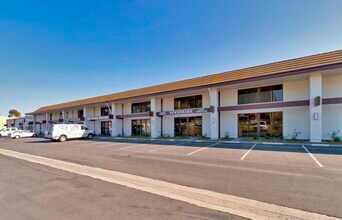 5558-5576 E La Palma Ave, Anaheim, CA à louer Photo de l’immeuble– Image 1 sur 4