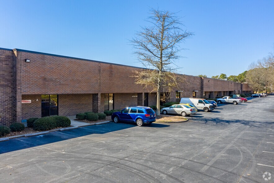 2189 Flintstone Dr, Tucker, GA à louer - Photo principale – Image 1 sur 5