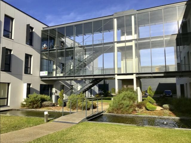 Plus de détails pour 11 Rue Aimé Cotton, Saint-Priest - Bureau à louer