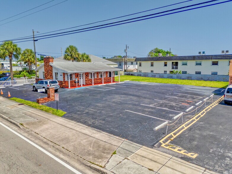 610 Northlake Blvd, North Palm Beach, FL à louer - Photo de l’immeuble – Image 1 sur 14