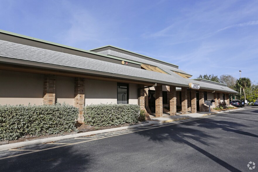 779 Medical Dr, Englewood, FL à louer - Photo de l’immeuble – Image 3 sur 4