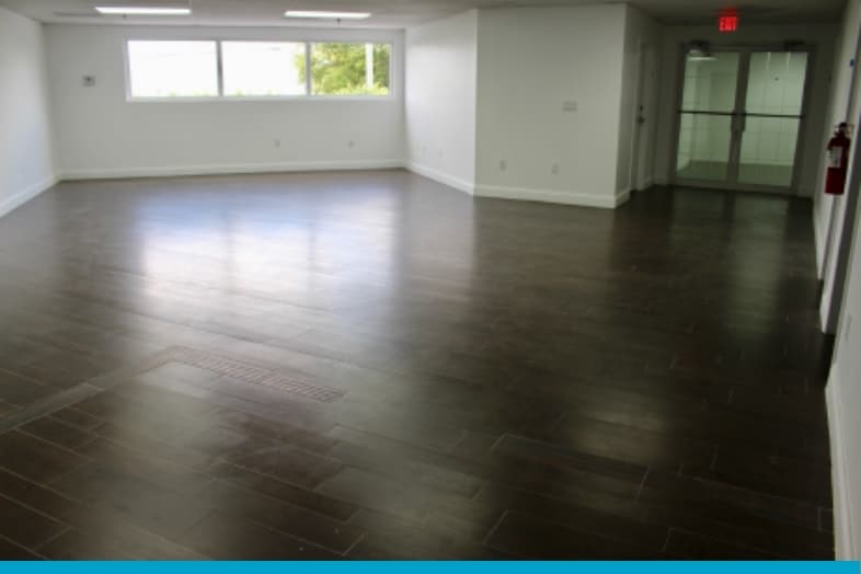 6955 NW 52nd St, Miami, FL à louer - Photo intérieure – Image 3 sur 4