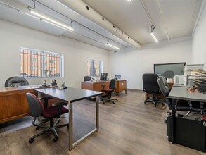 9124 Av Av du Parc, Montréal, QC à louer Photo intérieure– Image 2 sur 2