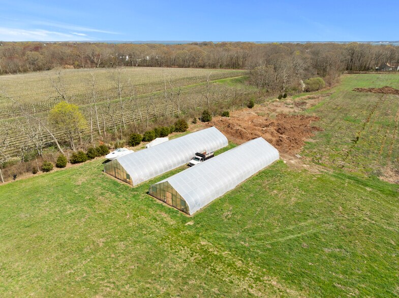 1705 & 1709 NY-25, Jamesport, NY à vendre - Photo de l’immeuble – Image 3 sur 8