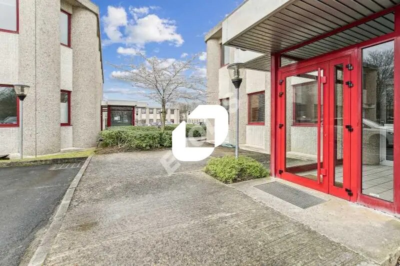 Bureau dans Tremblay-en-France à louer - Photo de l’immeuble – Image 2 sur 14