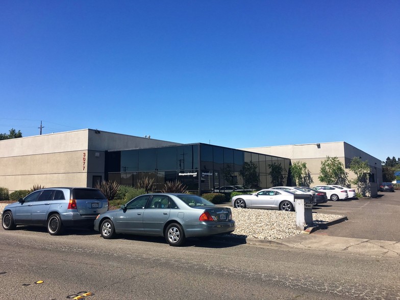 3077 Wiljan Ct, Santa Rosa, CA à louer - Photo de l’immeuble – Image 3 sur 4