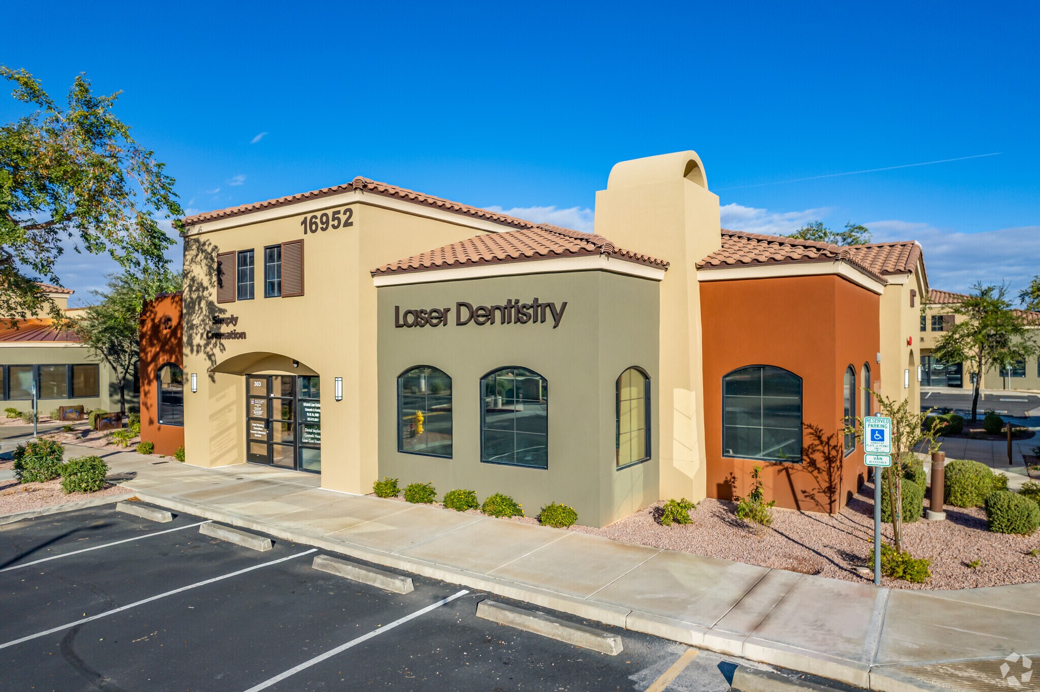 16952 W Bell Rd, Surprise, AZ à louer Photo principale– Image 1 sur 20