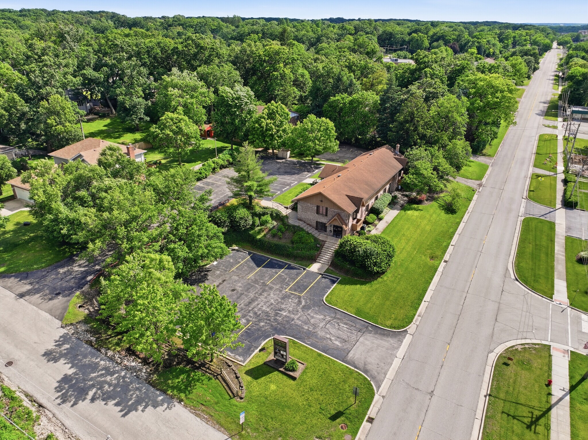 8265 S Archer Ave, Willow Springs, IL à louer Photo de l’immeuble– Image 1 sur 15
