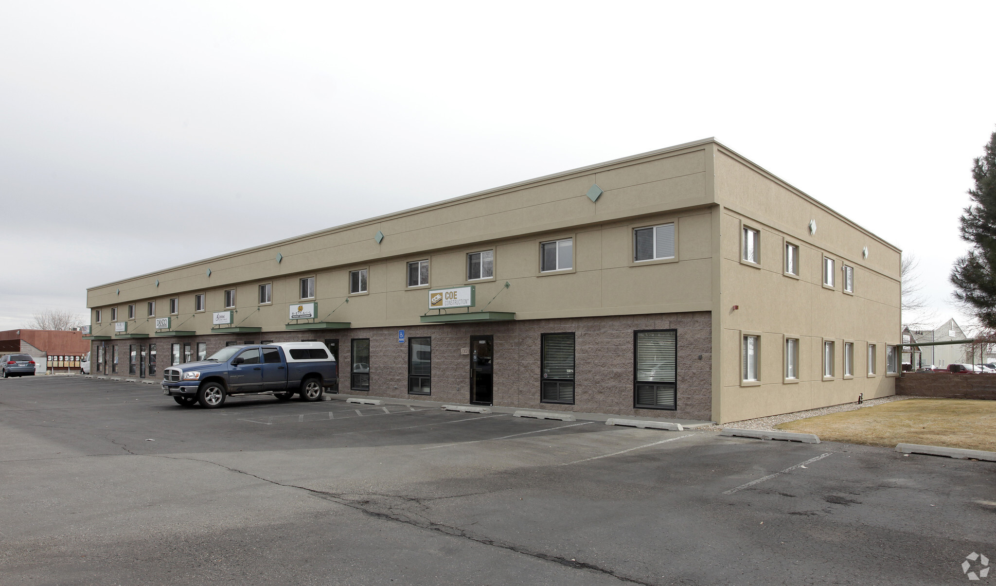 2302-2322 E 13th St, Loveland, CO à louer Photo de l’immeuble– Image 1 sur 6