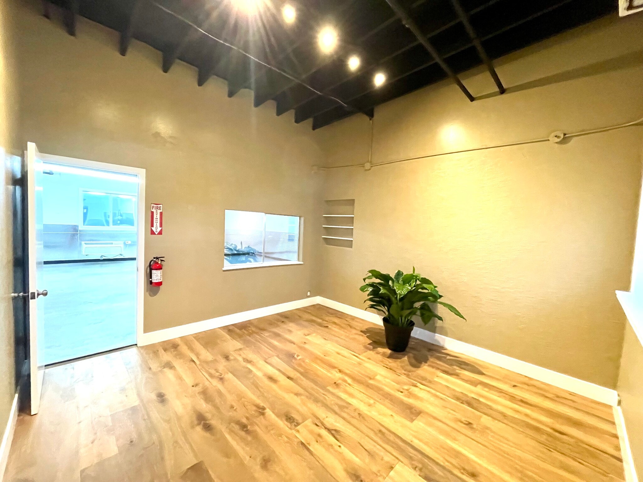 2560-2590 Lafayette St, Santa Clara, CA à louer Photo intérieure– Image 1 sur 9