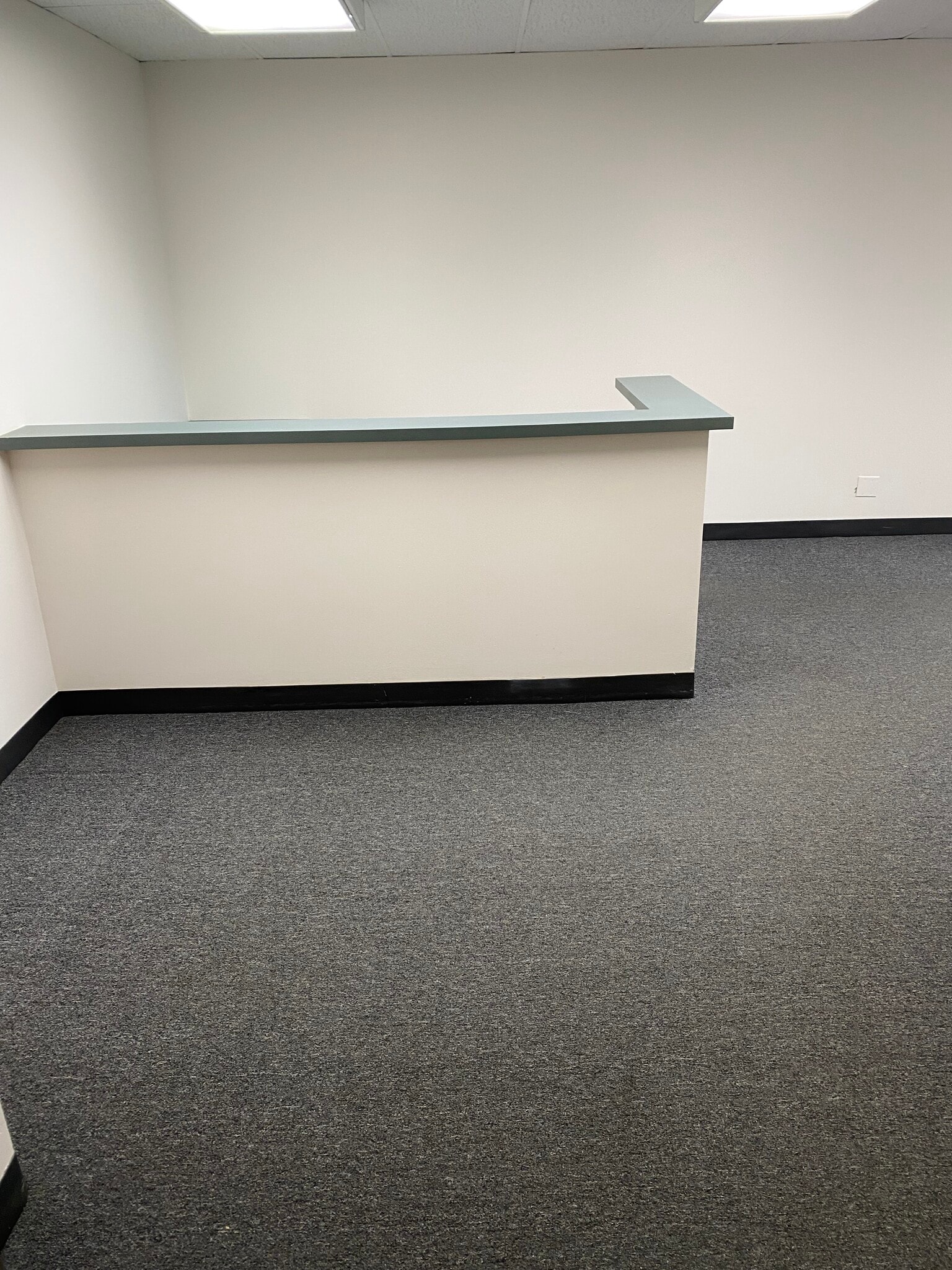 6160 N Cicero Ave, Chicago, IL à louer Photo de l’immeuble– Image 1 sur 4