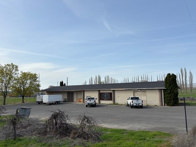 70 Ray Rd, Sunnyside, WA à vendre - Photo de l’immeuble – Image 2 sur 14