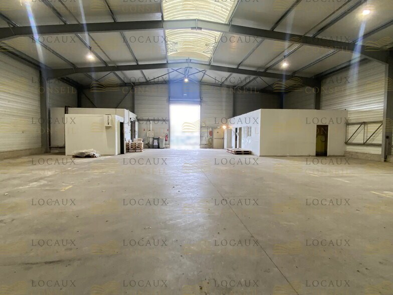 Local d’activités dans Chambly à louer - Photo de l’immeuble – Image 3 sur 10