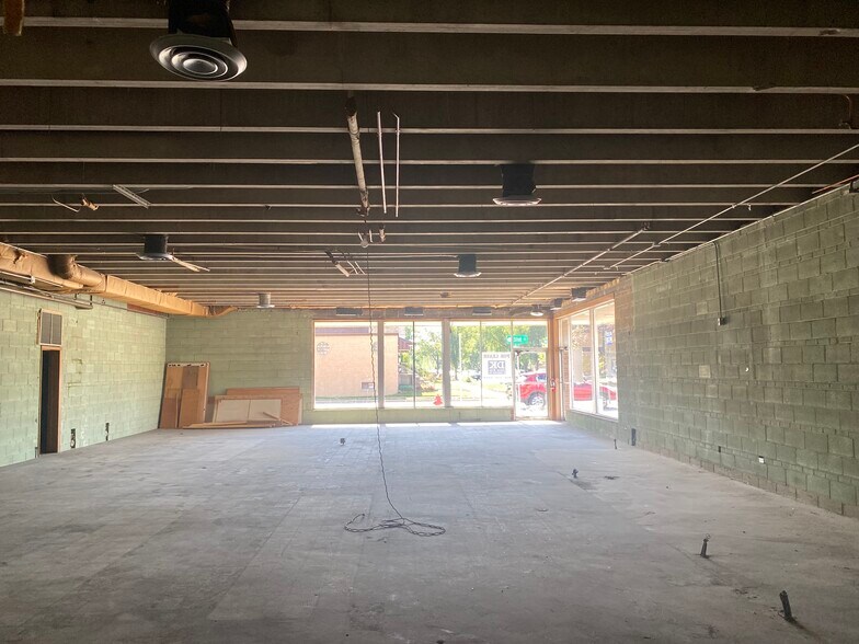 9046 31st St, Brookfield, IL à louer - Photo de l’immeuble – Image 3 sur 8