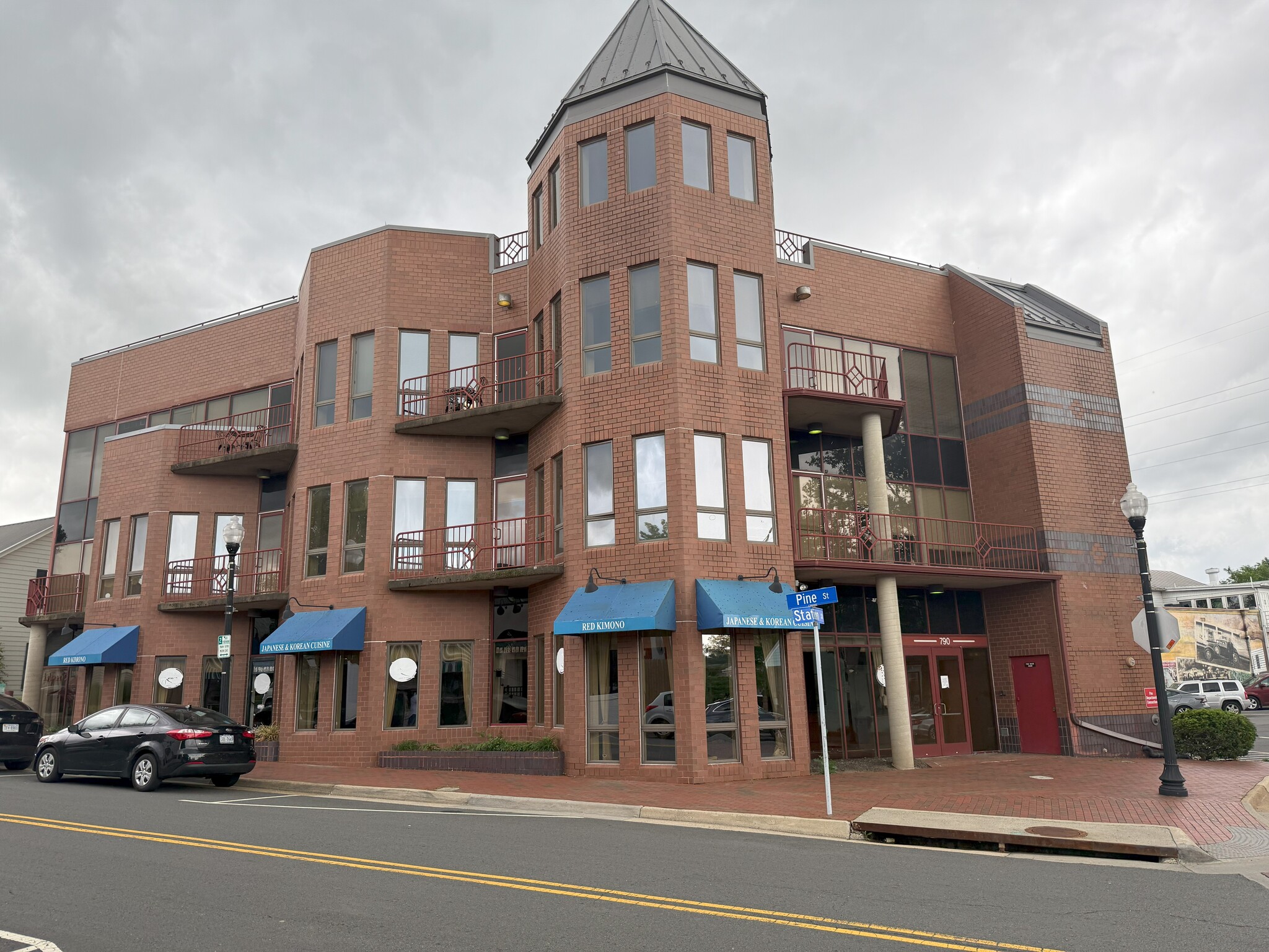 790 Station St, Herndon, VA à louer Photo de l’immeuble– Image 1 sur 10