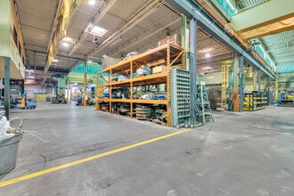 4790 North Service Rd E, Windsor, ON à louer Photo intérieure– Image 2 sur 26