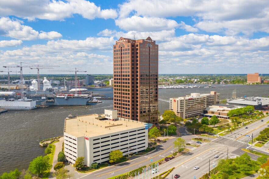 999 Waterside Dr, Norfolk, VA à louer - Photo de l’immeuble – Image 2 sur 11