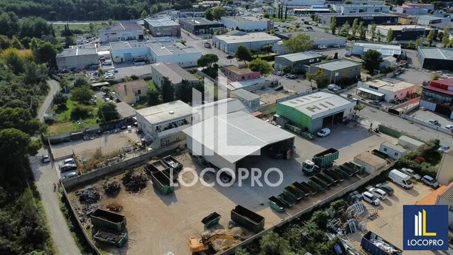 Plus de détails pour Local d’activités à vendre