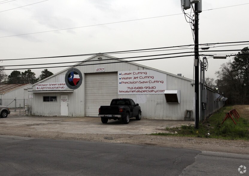3717 Pinemont Dr, Houston, TX à louer - Photo de l’immeuble – Image 3 sur 3
