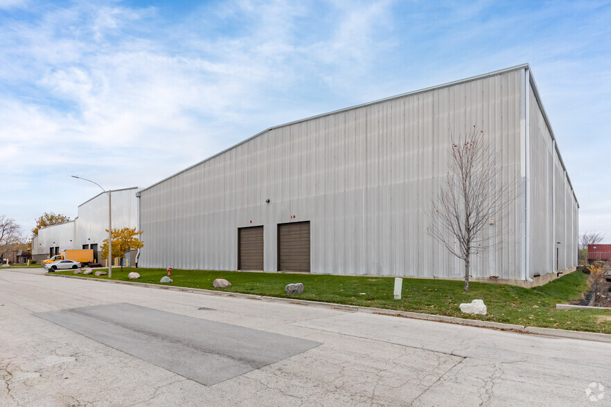 1001 Industrial Dr, Bensenville, IL à louer - Photo de l’immeuble – Image 3 sur 21