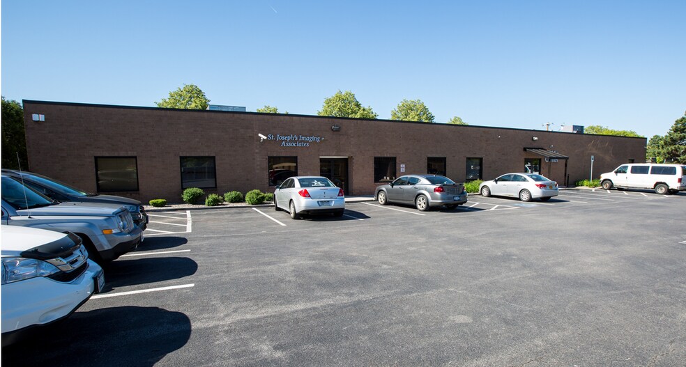109 Pine St, Syracuse, NY à louer - Photo de l’immeuble – Image 1 sur 6