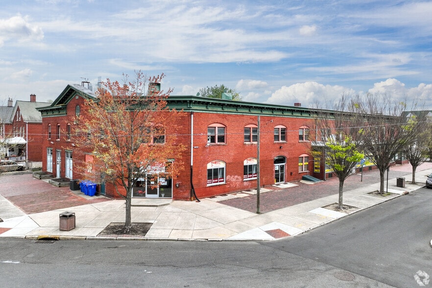 49 Main St, Roebling, NJ à louer - Photo de l’immeuble – Image 1 sur 10
