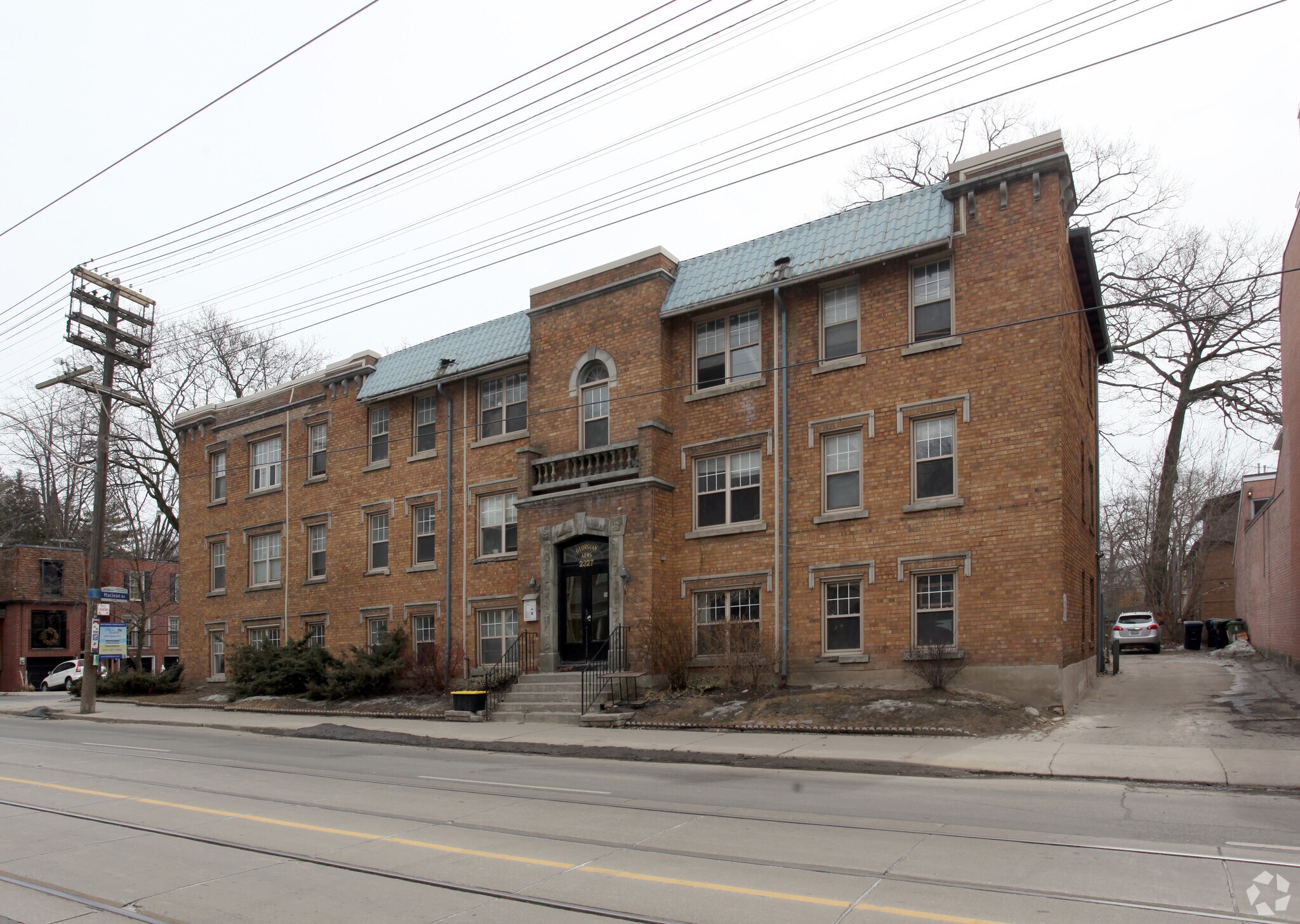 2327 Queen St E, Toronto, ON à vendre Photo principale– Image 1 sur 4
