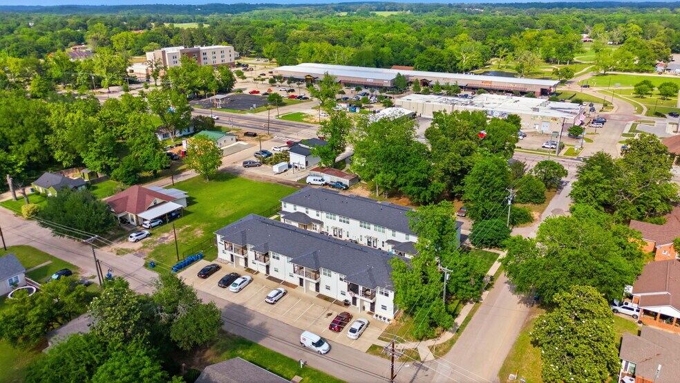 307 N Henry St, Lindale, TX à vendre - Photo principale – Image 1 sur 26