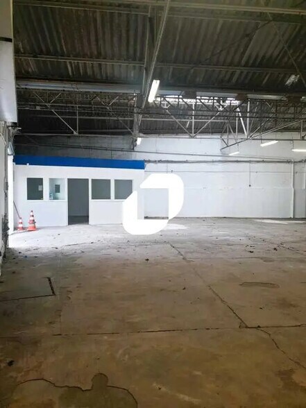 Local d’activités dans Villejuif à louer - Photo de l’immeuble – Image 2 sur 8