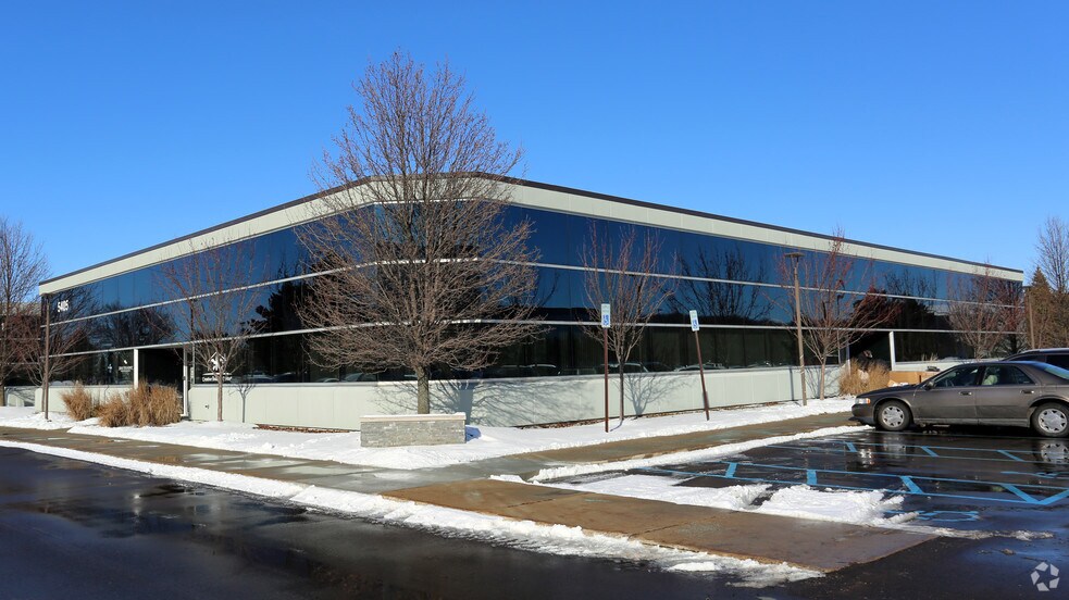 5405 Gateway Ctr, Flint, MI à louer - Photo de l’immeuble – Image 2 sur 3