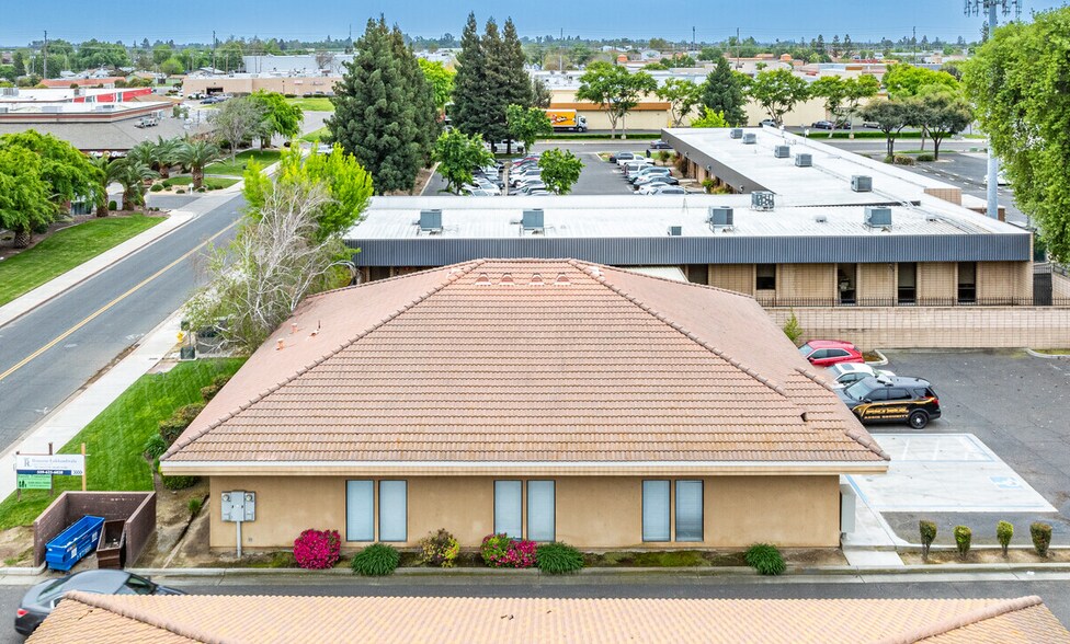 3321-3323 S Fairway st, Visalia, CA à vendre - Photo de l’immeuble – Image 2 sur 12