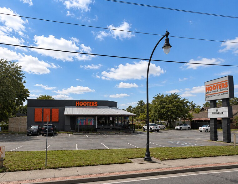 4420 W Gandy Blvd, Tampa, FL à louer - Photo de l’immeuble – Image 1 sur 3