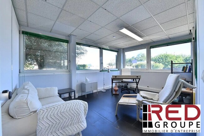 Plus de détails pour Bureau à louer