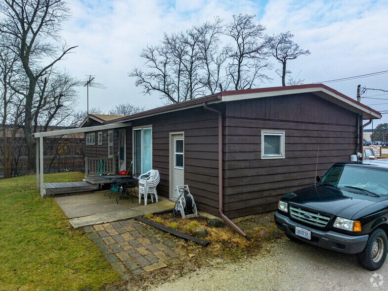 2411 Warrenville Rd, Downers Grove, IL à vendre - Photo de l’immeuble – Image 3 sur 6